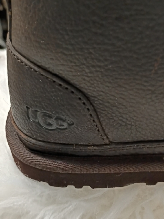 UGG Men\'s Burnt Cedar Brown Leather Chukka Boots Men\'s SZ 7